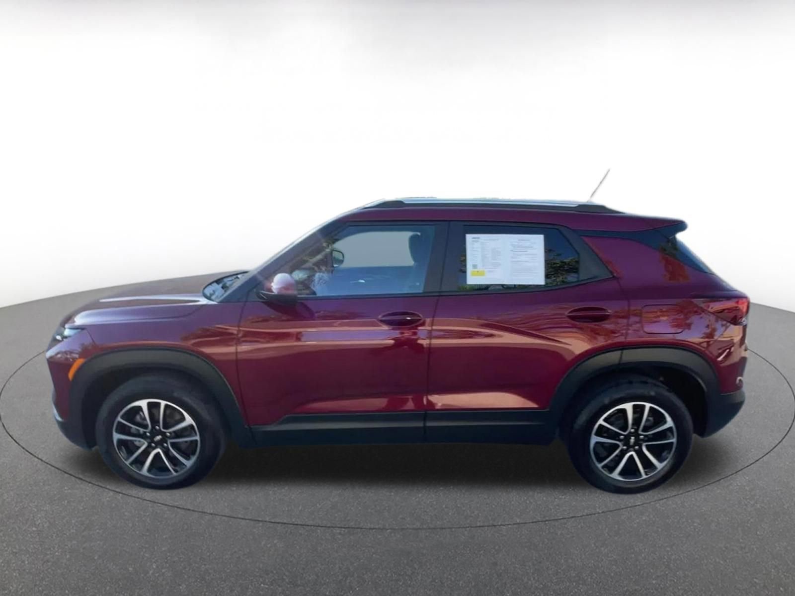 Used 2025 Chevrolet TrailBlazer LT image 9