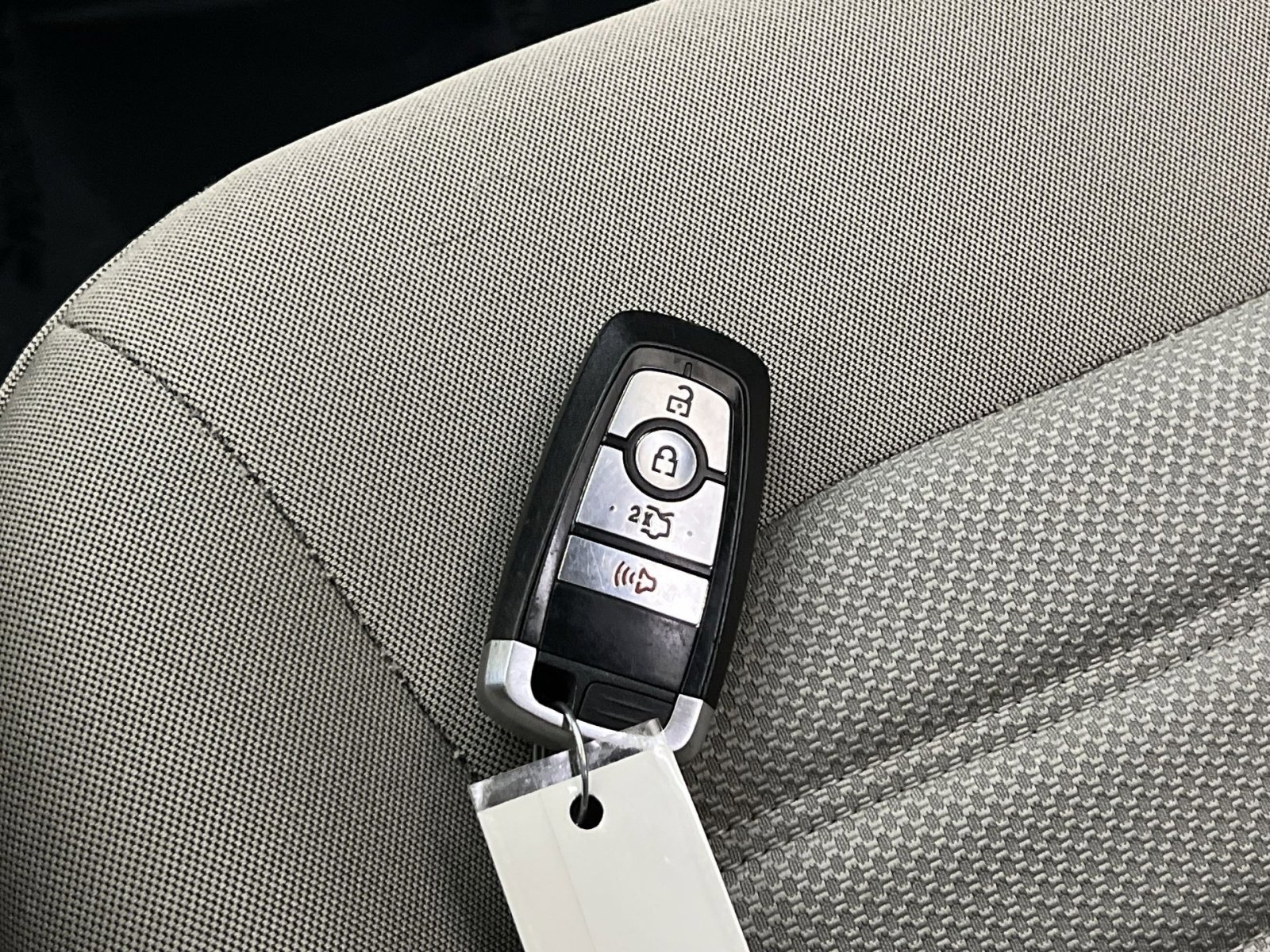 Used 2019 Ford Fusion SE image 31