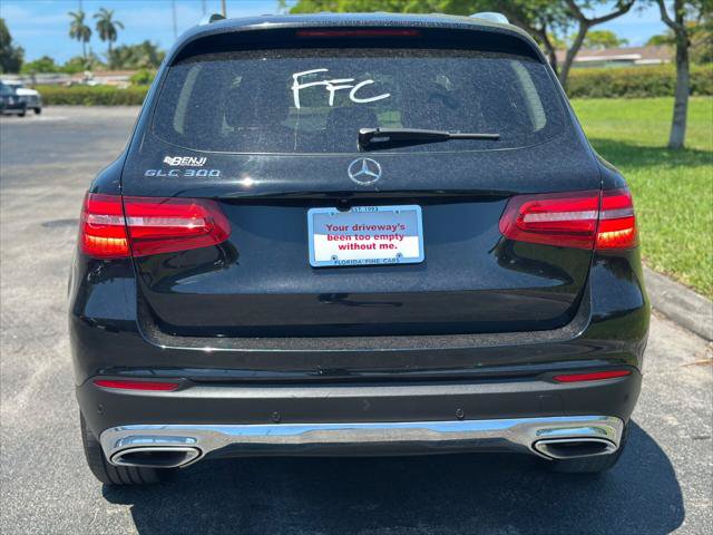 Used 2018 Mercedes-Benz GLC 300 w/ Premium Package image 7