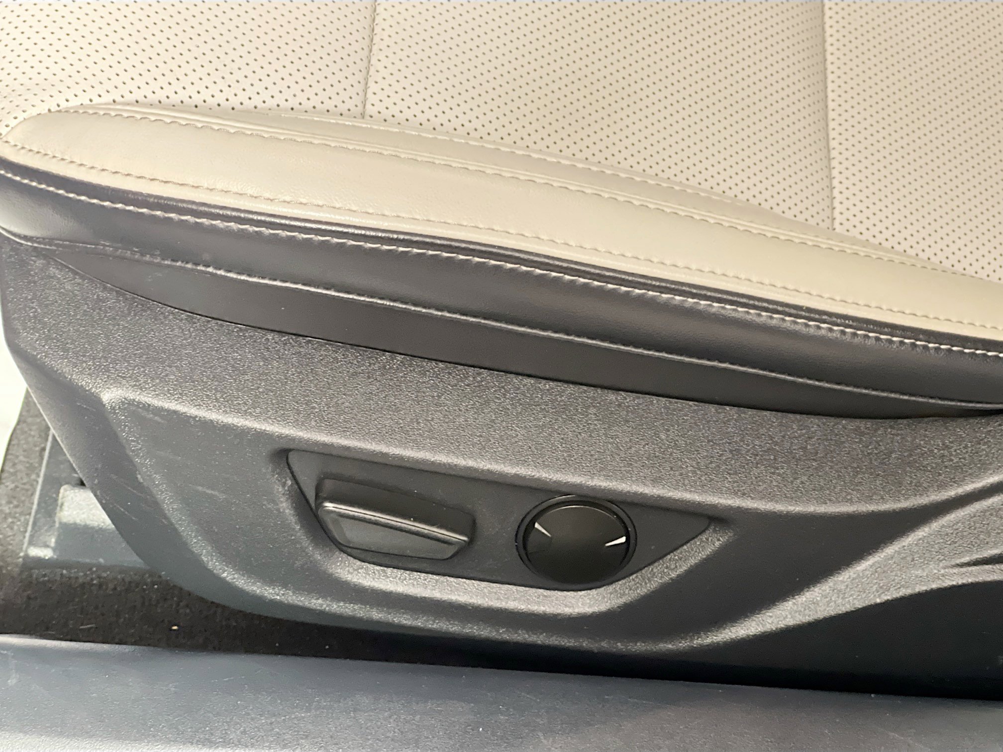 Used 2024 Ford Mustang Premium image 15