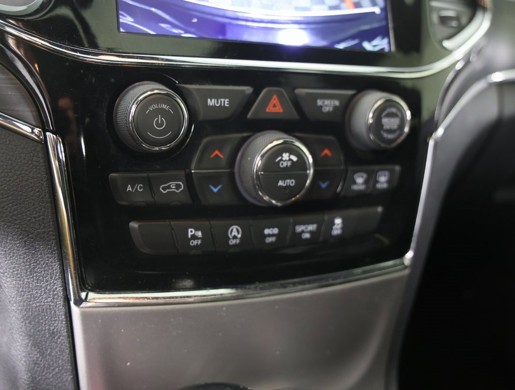 Used 2020 Jeep Grand Cherokee Limited w/ Luxury Group II image 22