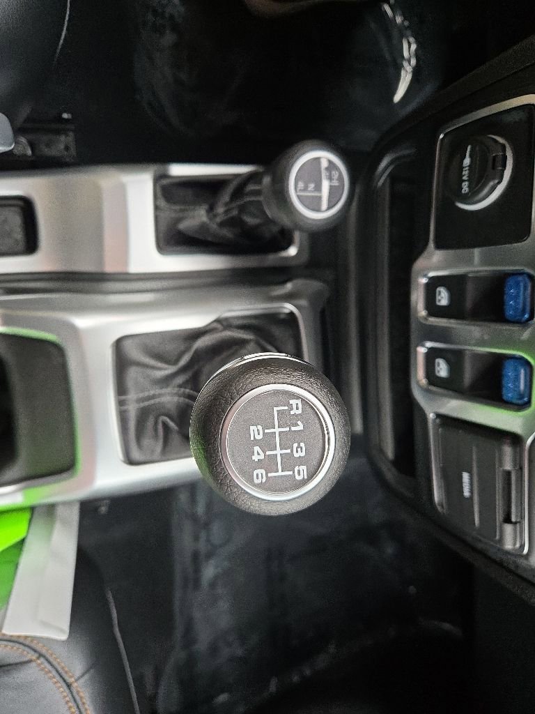 Used 2025 Jeep Wrangler Sport AWD/4WD image 16