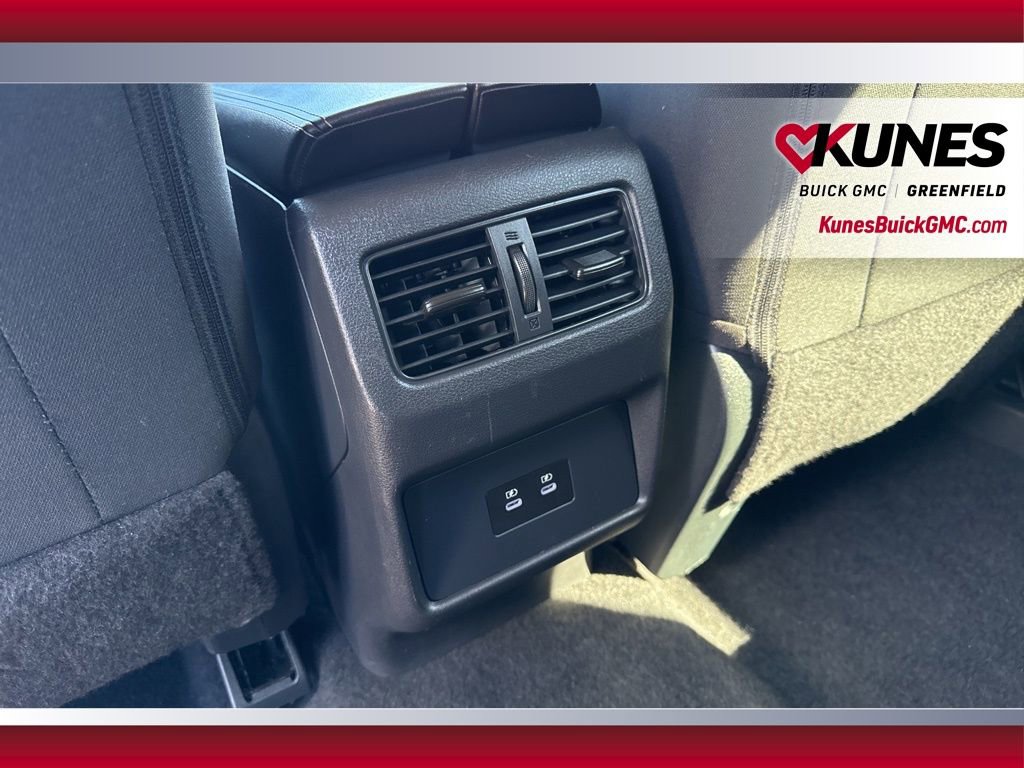 Used 2025 Nissan Rogue SV AWD/4WD image 32