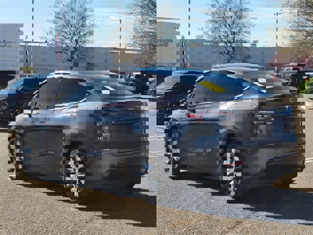 Used 2021 Tesla Model Y Long Range image 3