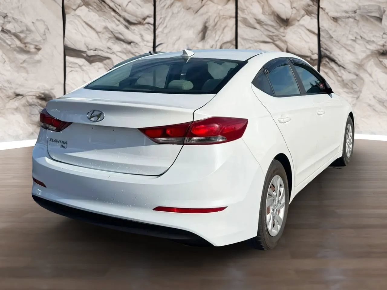 Used 2017 Hyundai Elantra SE FWD image 4
