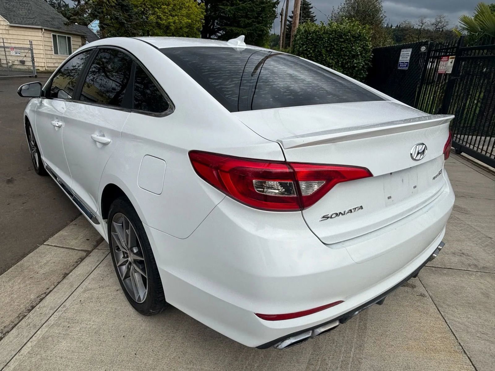 Used 2017 Hyundai Sonata Sport 2.0T image 6
