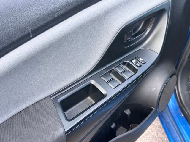 Used 2015 Toyota Yaris L image 9