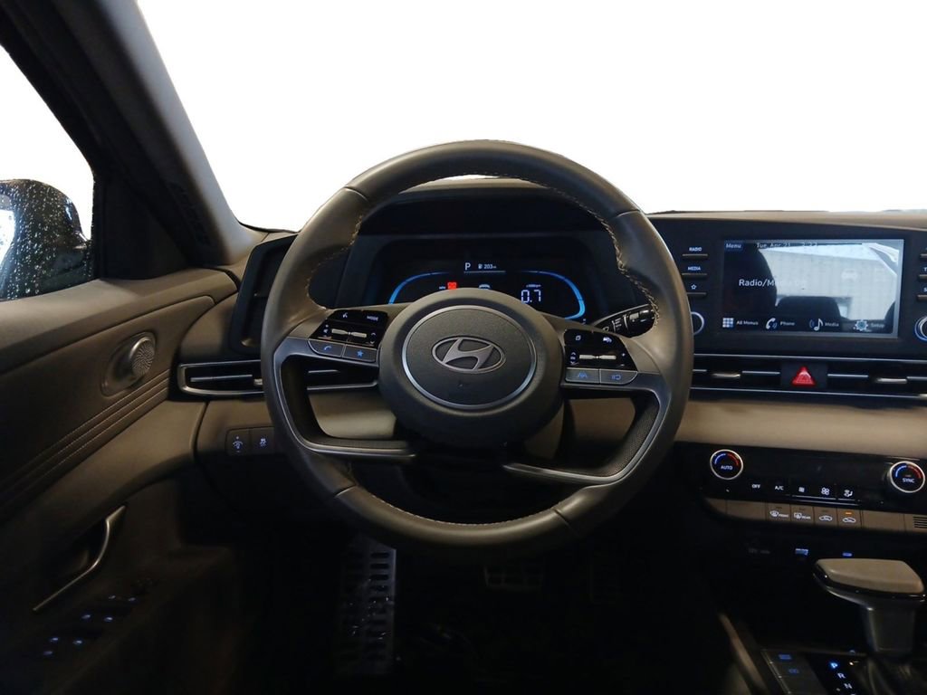 Certified 2025 Hyundai Elantra Sport FWD image 12
