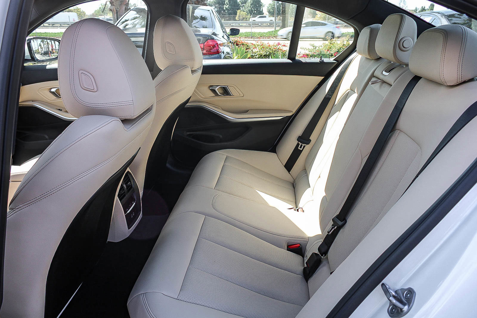 Used 2024 BMW 330e image 18