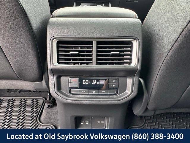 Certified 2025 Volkswagen Atlas Peak Edition SE AWD/4WD image 13