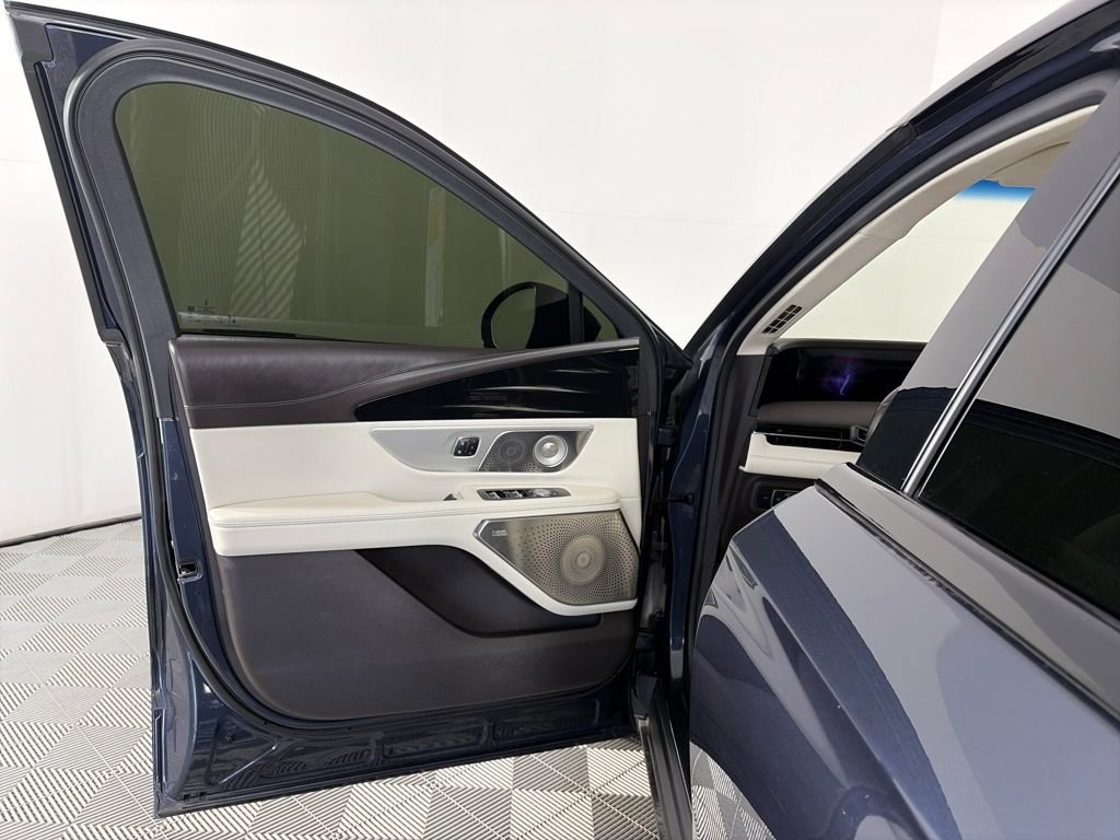 Used 2024 Lincoln Nautilus Black Label image 10