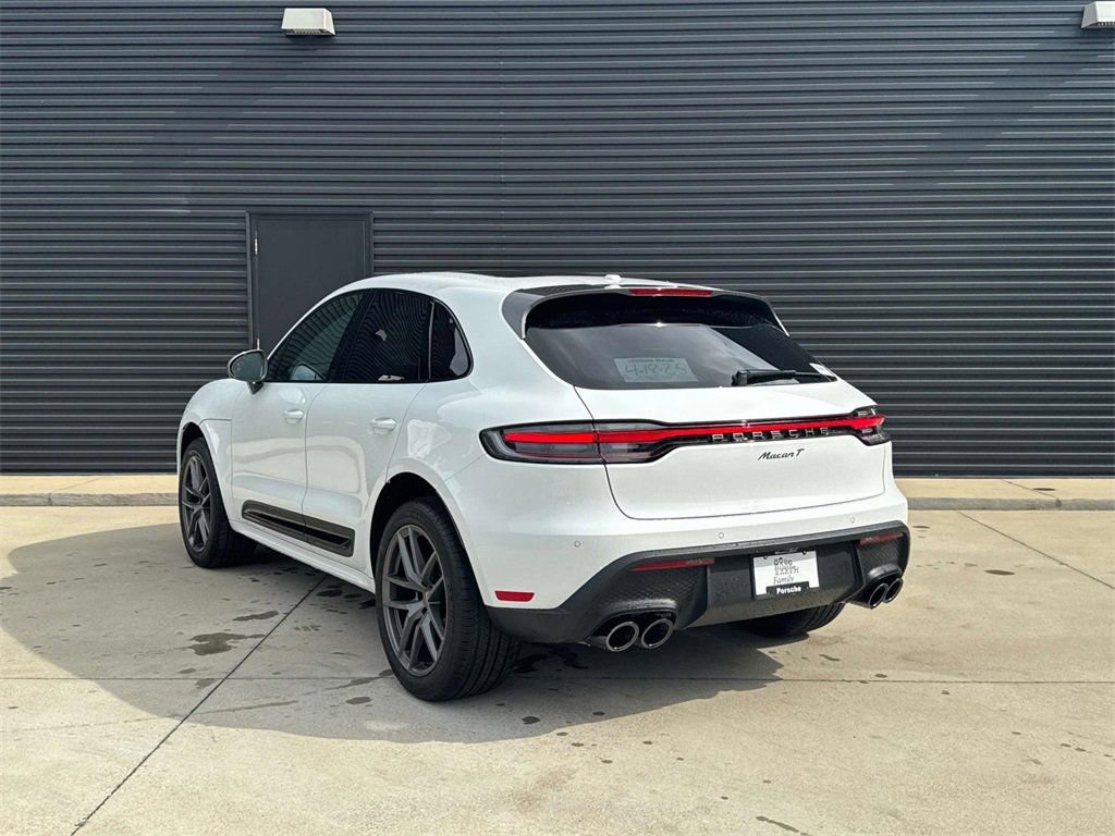 Certified 2025 Porsche Macan Turbo image 3