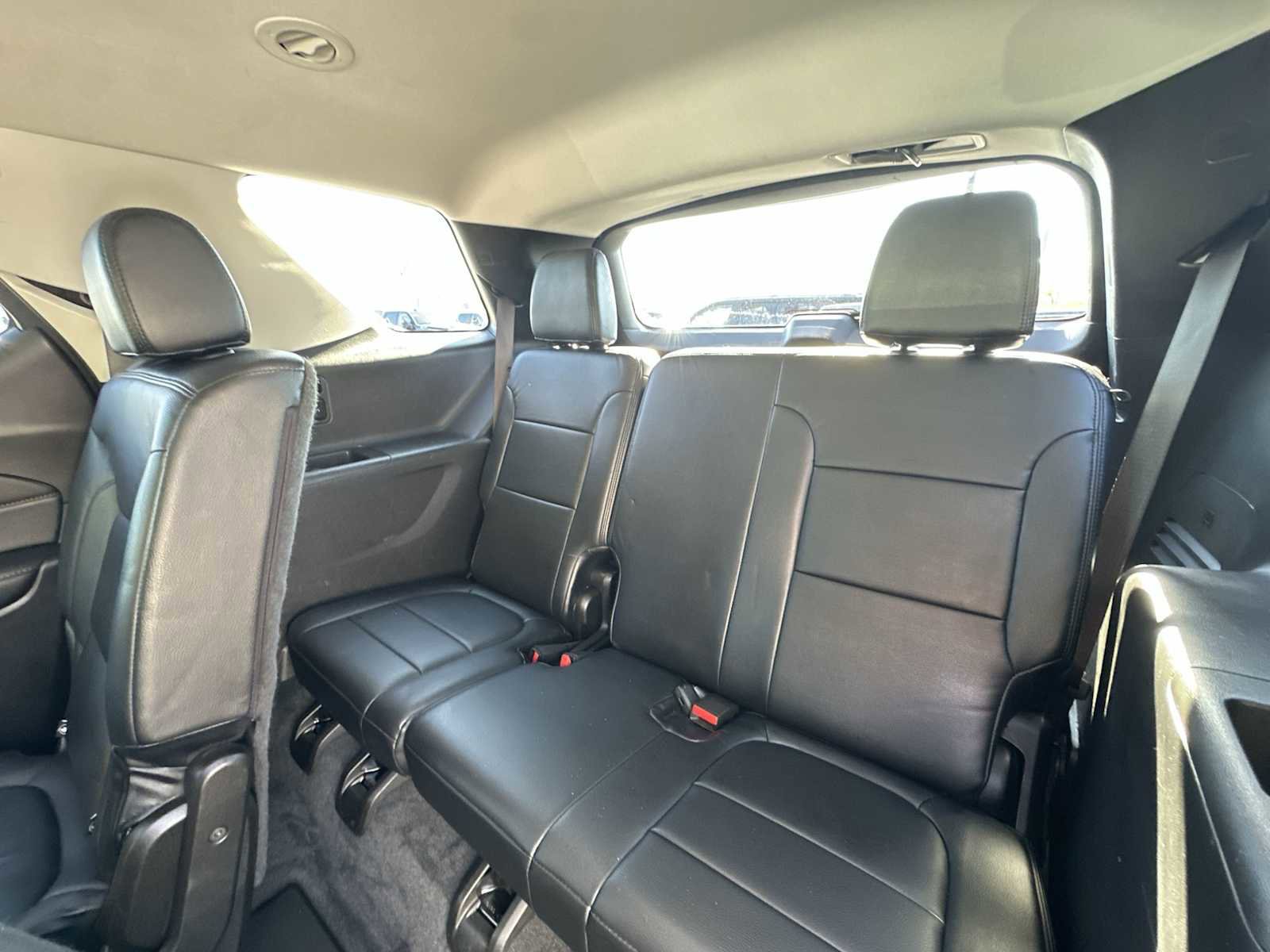 Used 2021 Chevrolet Traverse LS image 23