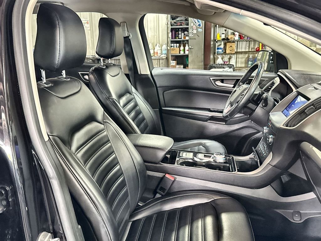 Used 2020 Ford Edge SEL image 30