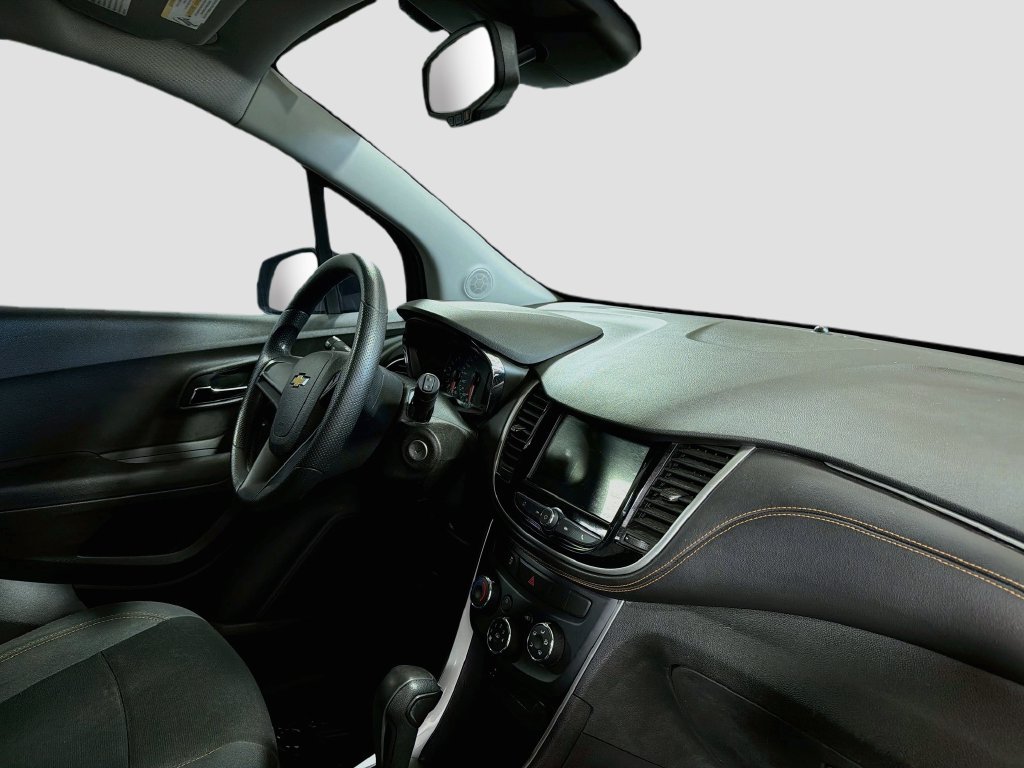 Used 2018 Chevrolet Trax LS FWD image 25
