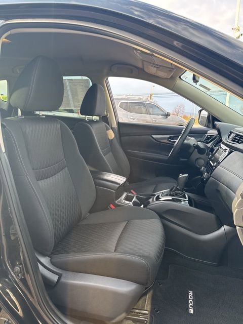 Certified 2020 Nissan Rogue SV image 13