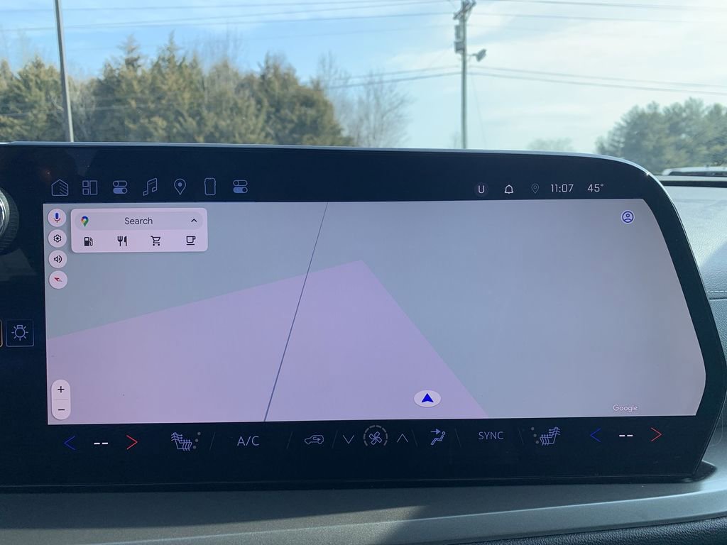 Used 2025 Chevrolet Traverse LT image 19