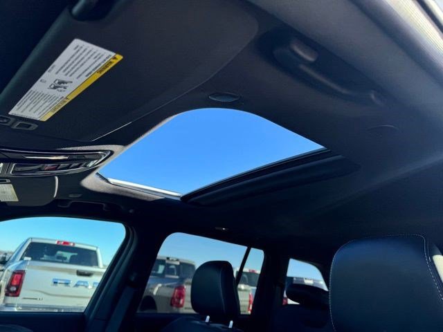 New 2026 Jeep Grand Cherokee Altitude image 22