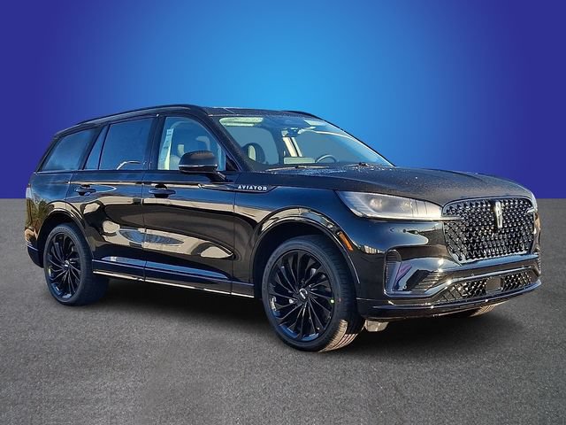 Used 2026 Lincoln Aviator Reserve AWD/4WD image 2