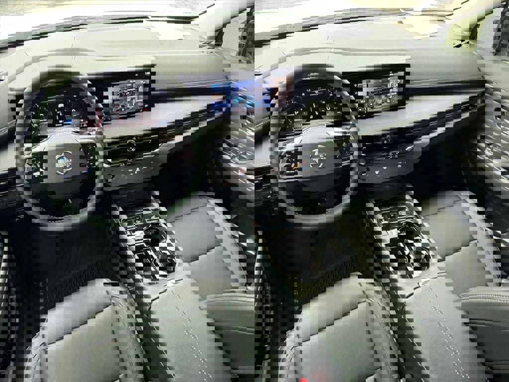 Used 2025 Nissan Murano SV image 12