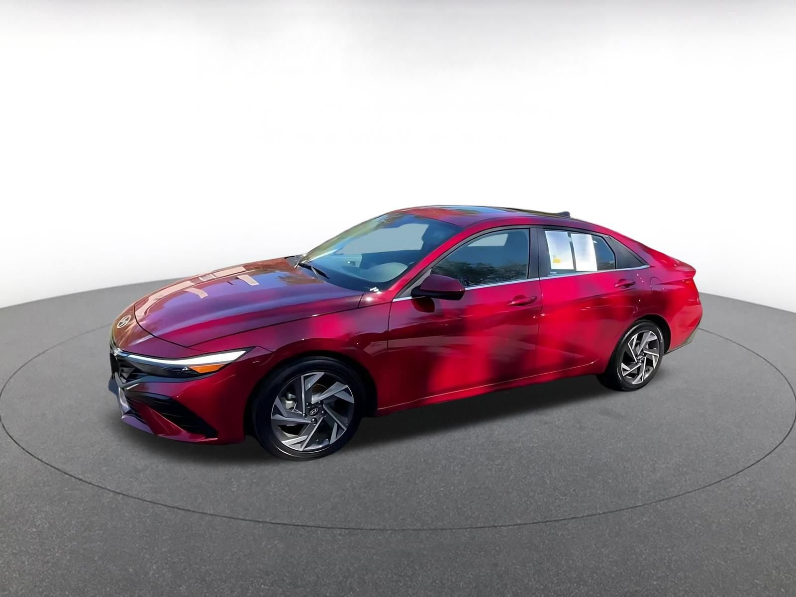 Used 2025 Hyundai Elantra SEL FWD image 4