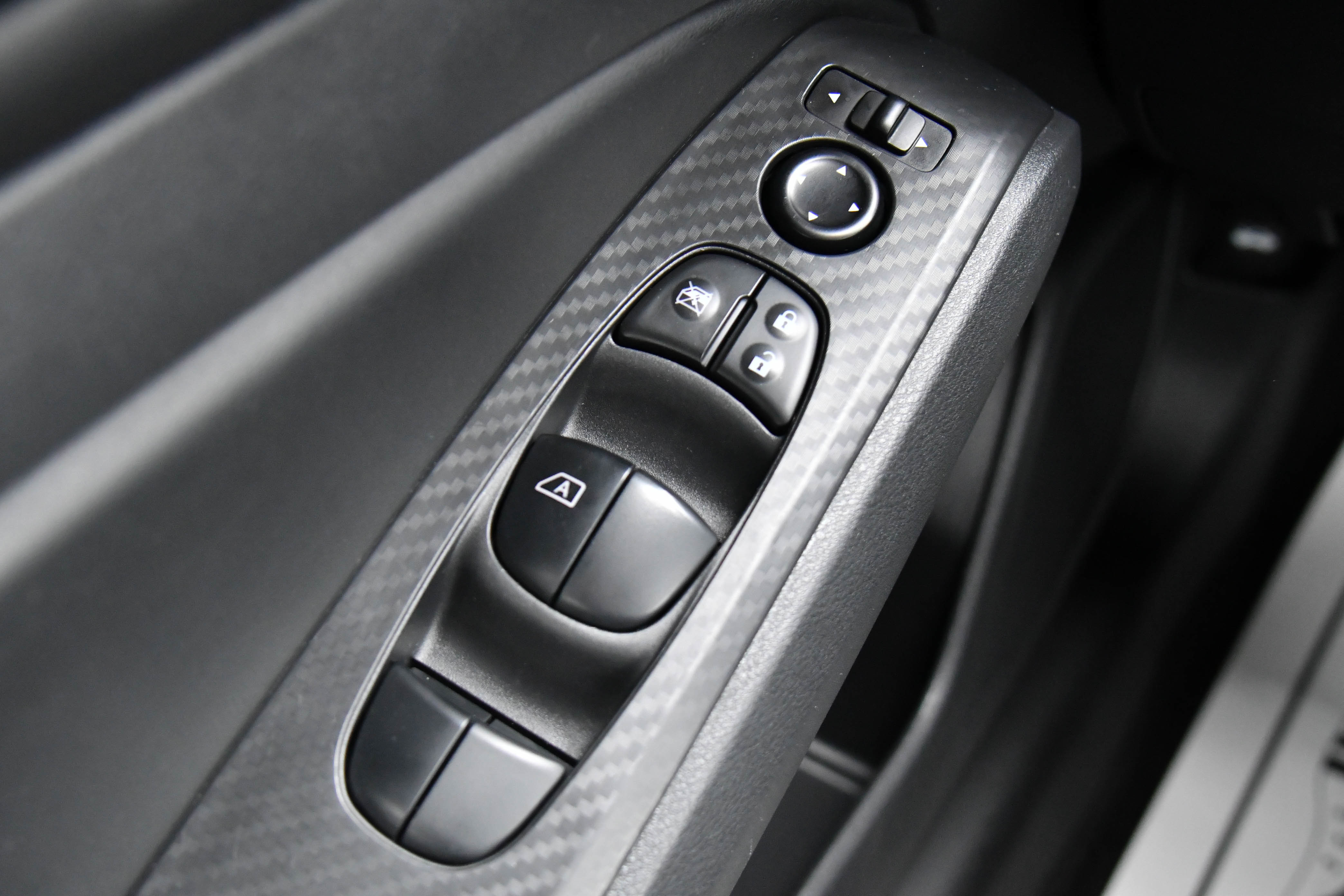 Used 2024 Nissan Altima 2.5 SV image 30