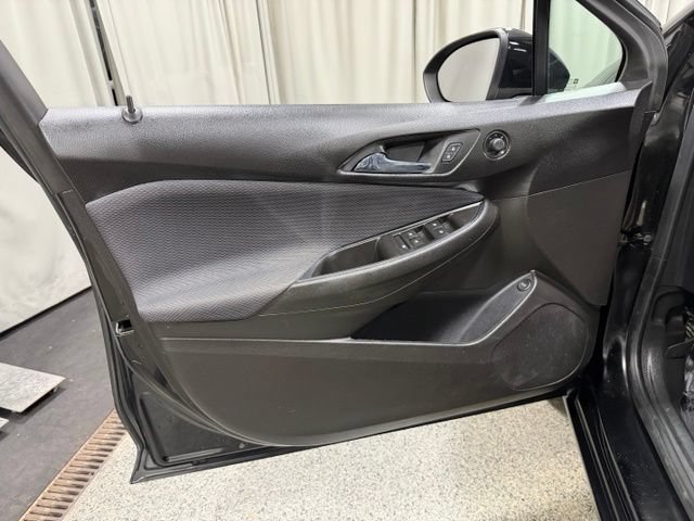 Used 2018 Chevrolet Cruze LT w/ Convenience Package FWD image 16