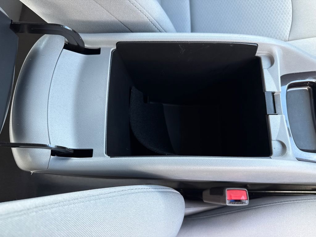 Used 2022 Chevrolet Malibu LS FWD image 13