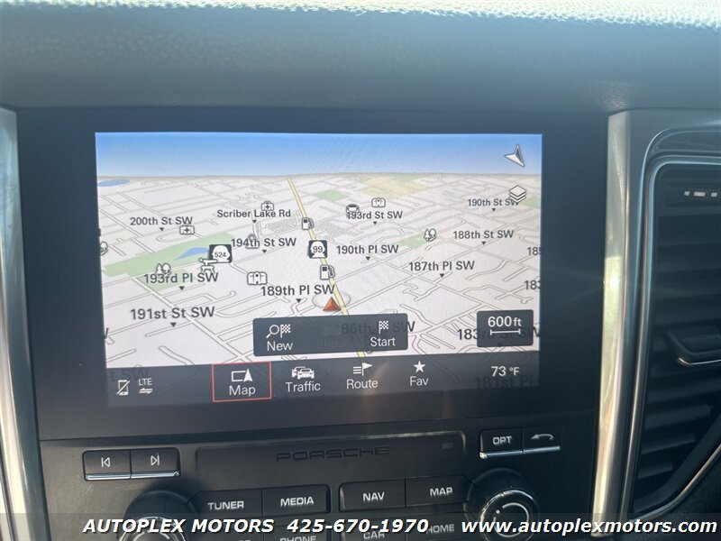 Used 2017 Porsche Macan AWD/4WD image 32