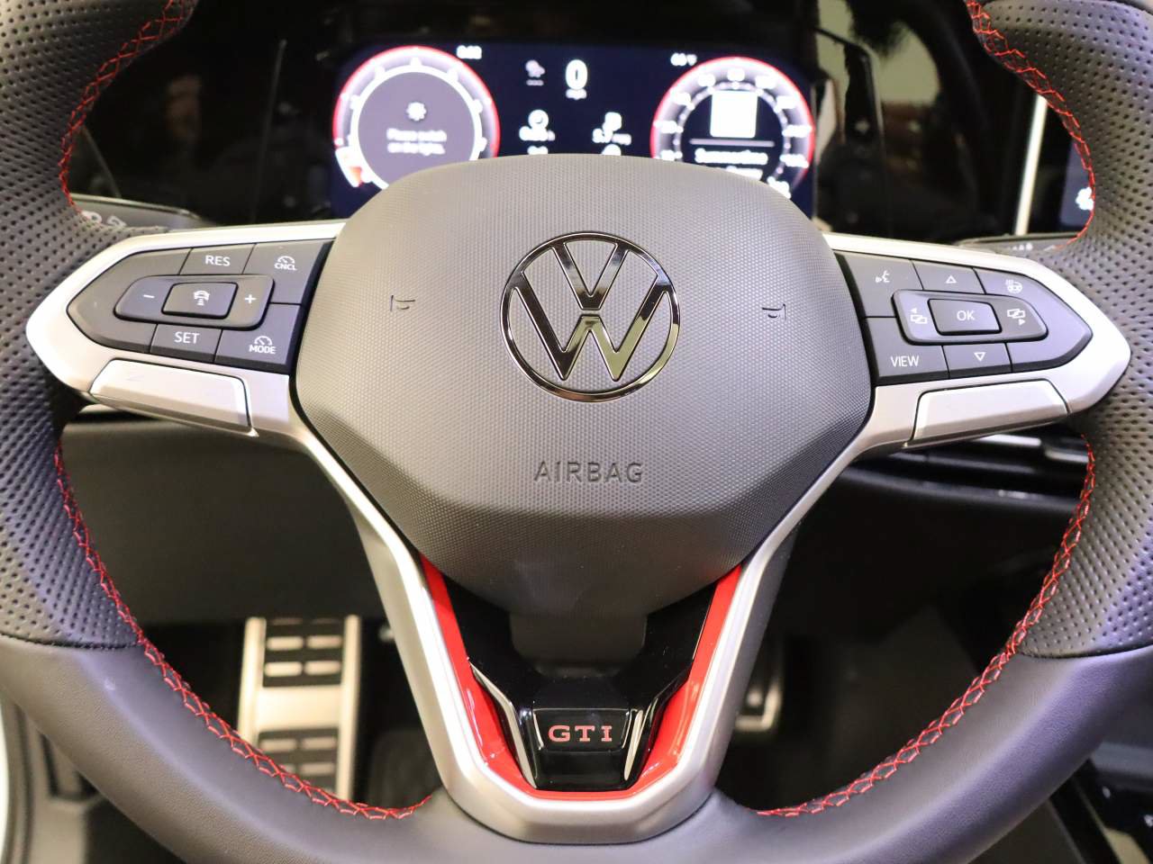 New 2026 Volkswagen Golf SE FWD image 11