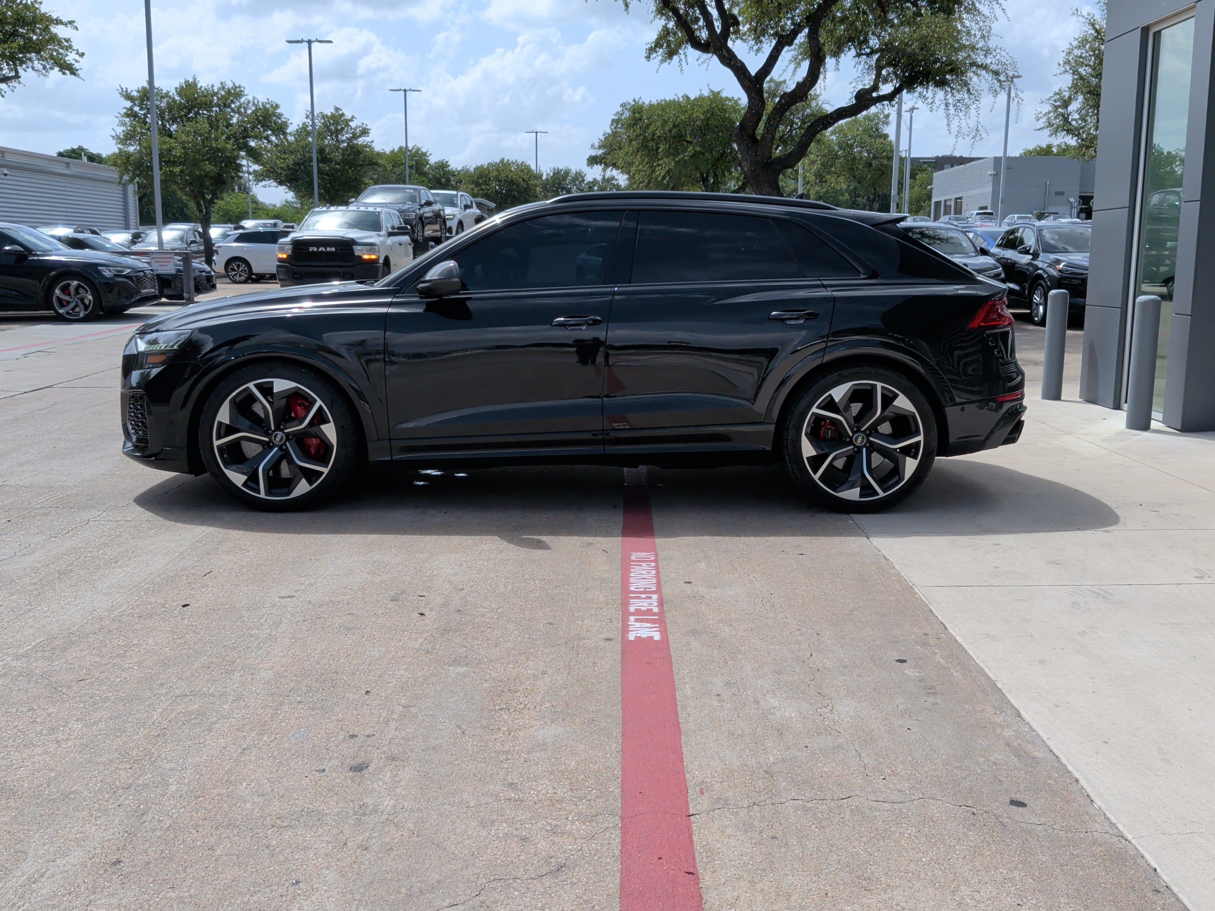 Used 2023 Audi RS Q8 w/ Black Optic Package AWD/4WD image 6