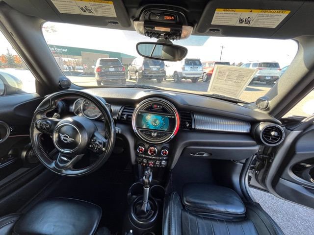 Used 2019 MINI Cooper S w/ Premium Package image 32