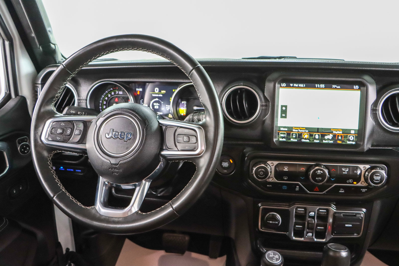 Used 2022 Jeep Wrangler Unlimited Sahara AWD/4WD image 19
