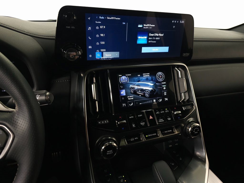 Used 2025 Lexus LX 700h F Sport image 27