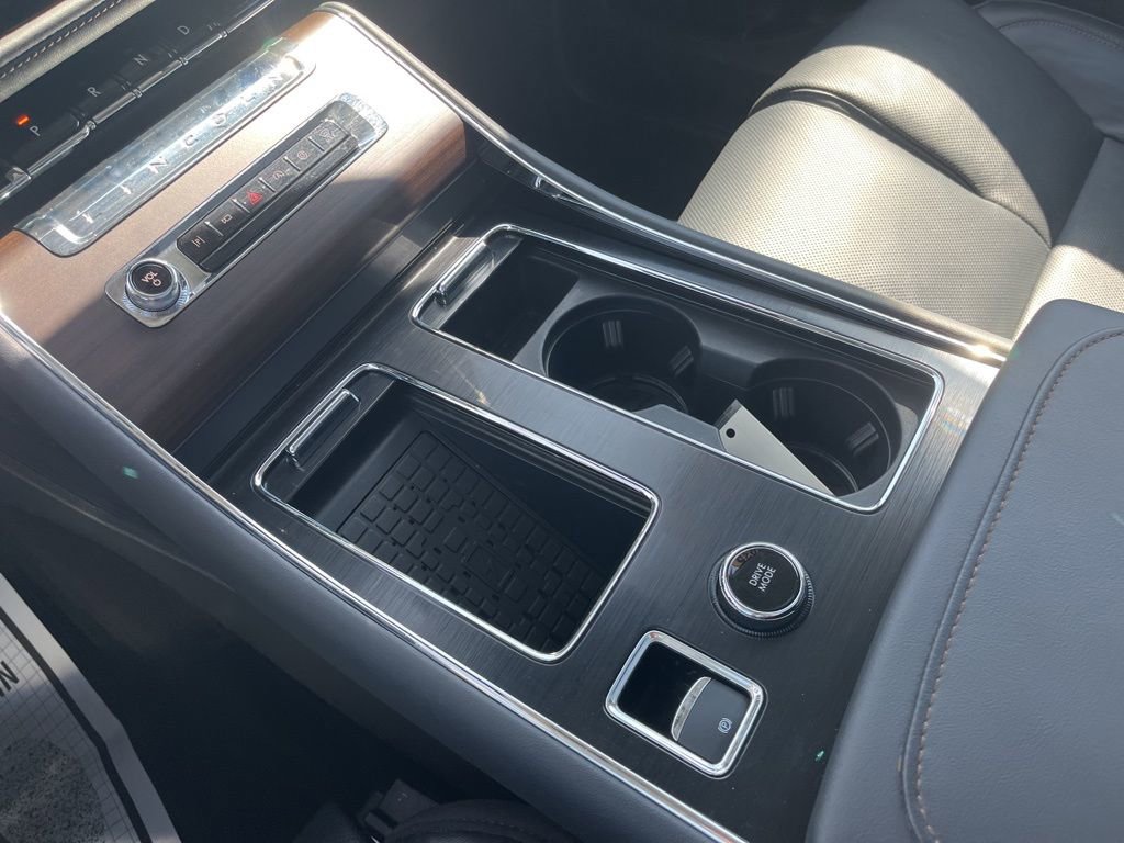 Used 2025 Lincoln Aviator Reserve w/ Equipment Group 201A image 22