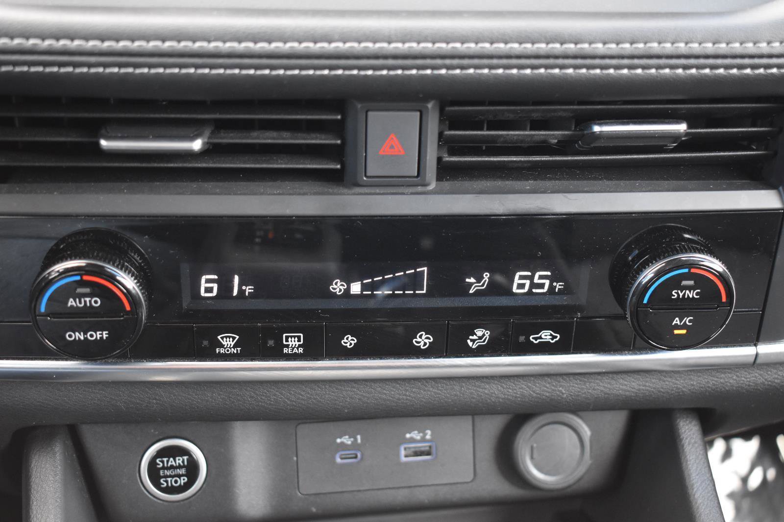 Used 2023 Nissan Rogue SV image 9