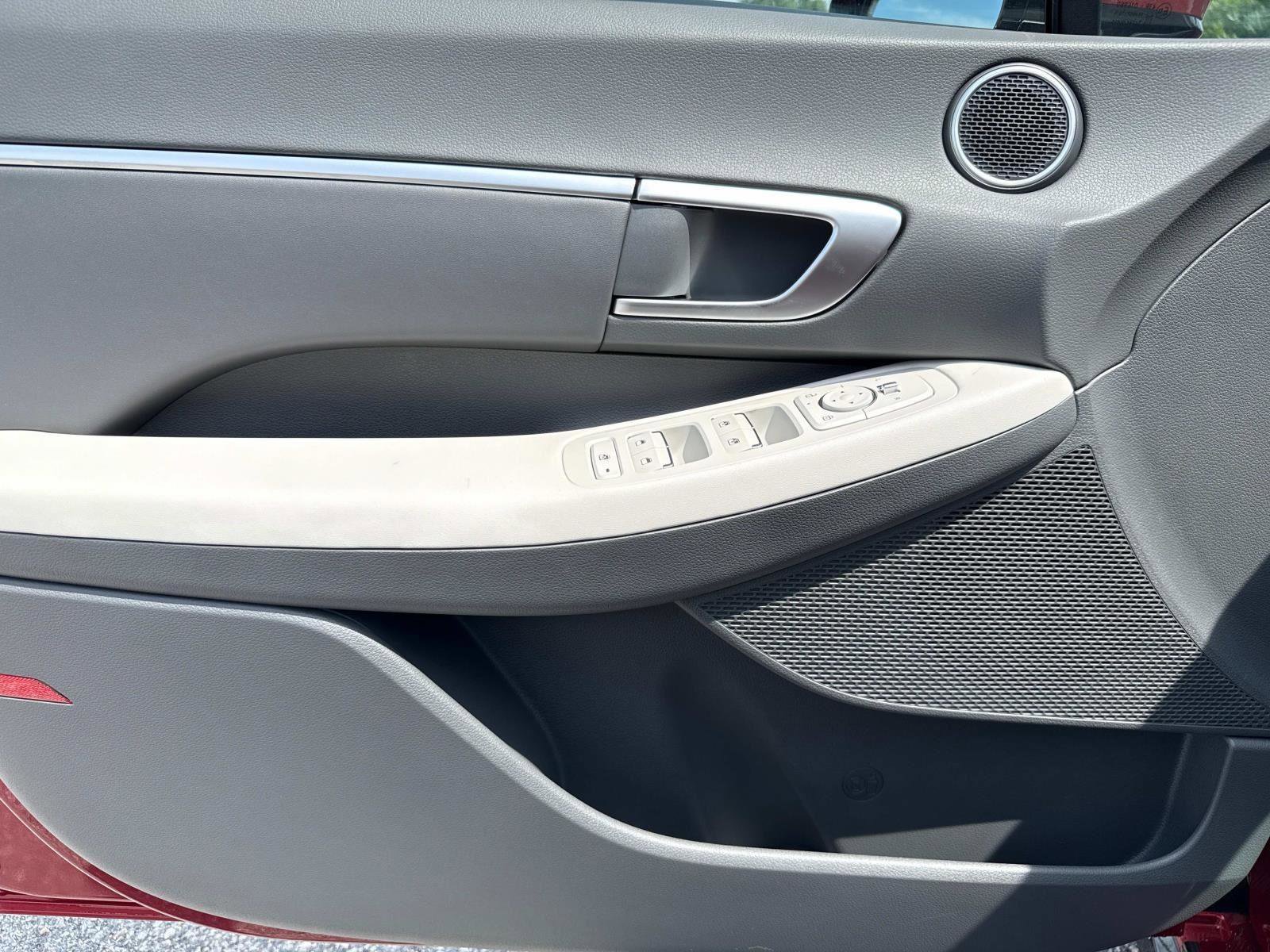 New 2025 Hyundai Sonata SEL image 8