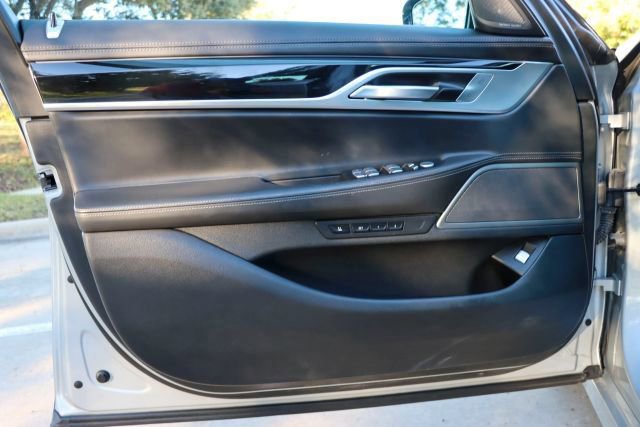 Used 2019 BMW 740i w/ Executive Package image 13