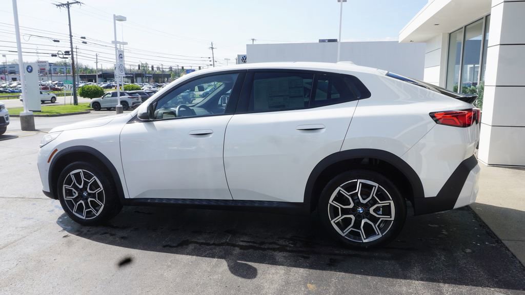New 2026 BMW X2 xDrive28i w/ Convenience Package AWD/4WD image 7