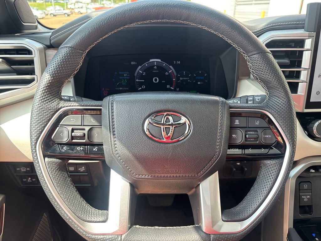 Used 2025 Toyota Sequoia Capstone image 21