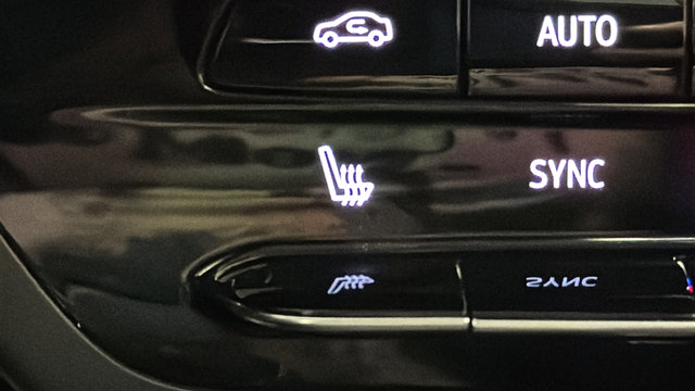 Used 2023 Buick Envision Essence w/ Sport Touring Package AWD/4WD image 33