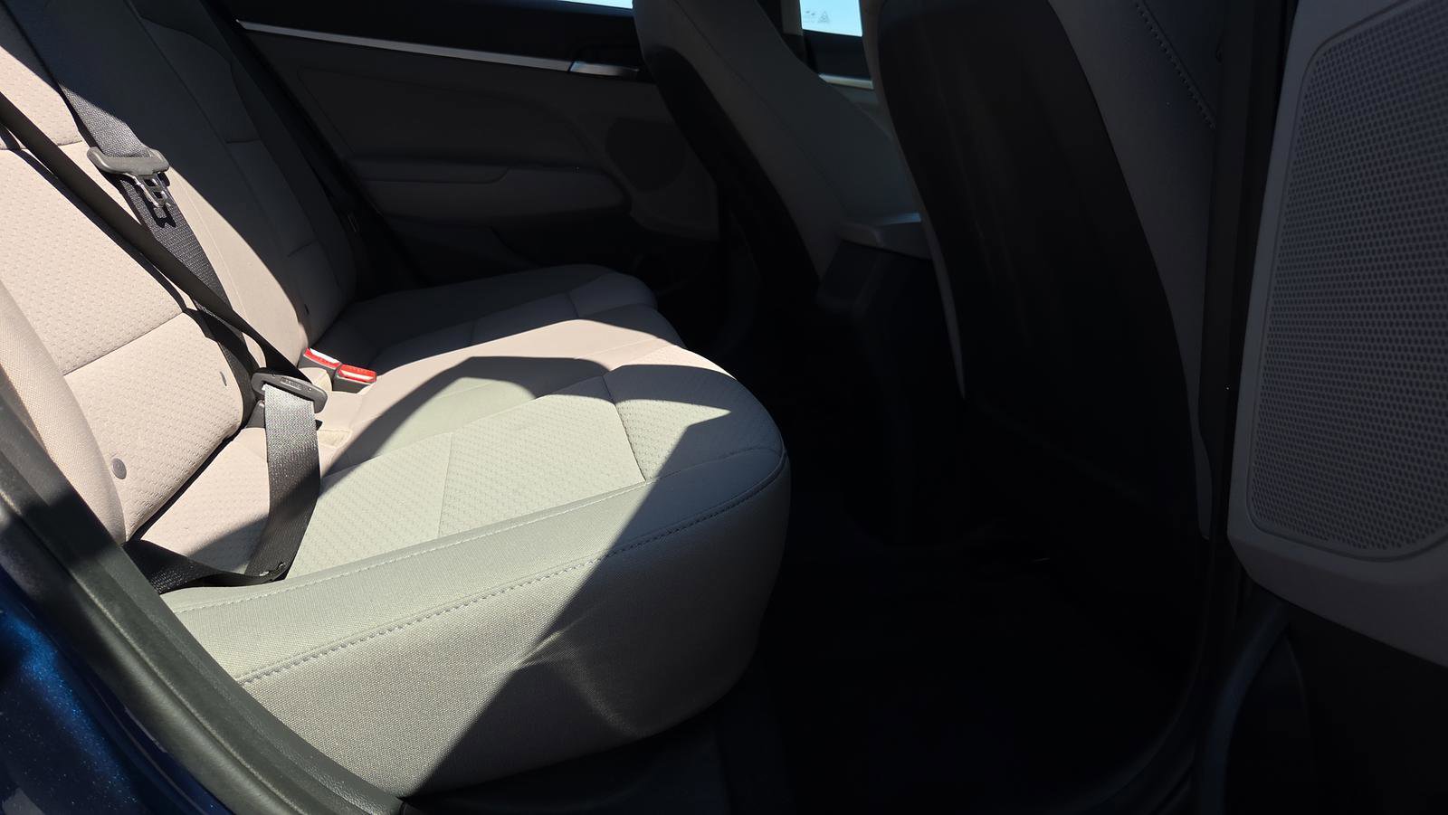 Used 2019 Hyundai Elantra SE image 17