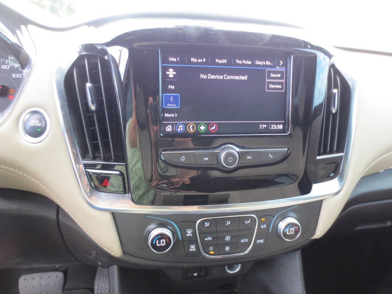 Used 2023 Chevrolet Traverse LS FWD image 10