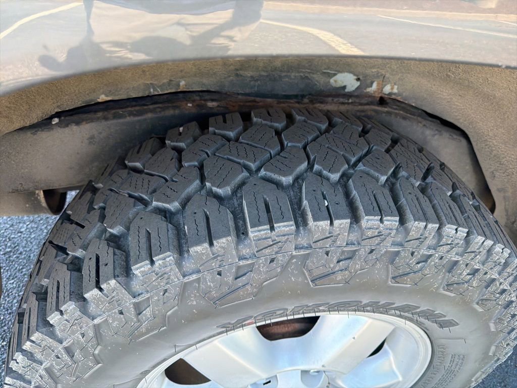 Used 2005 Toyota Land Cruiser AWD/4WD image 9