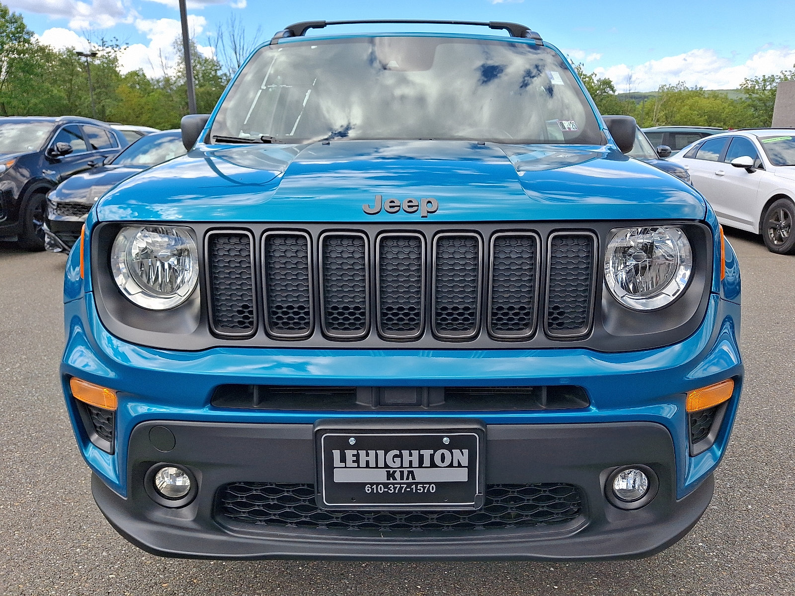 Used 2021 Jeep Renegade Latitude image 2