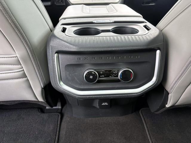 Used 2025 Ford Expedition Active image 14