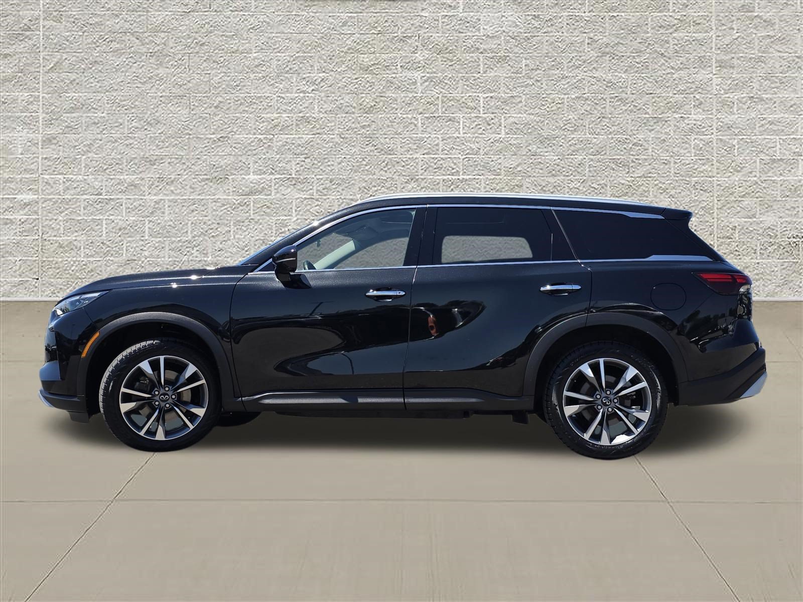 Used 2023 INFINITI QX60 Luxe AWD/4WD image 4