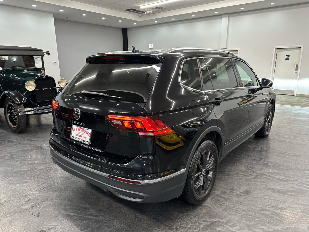 Used 2024 Volkswagen Tiguan Wolfsburg Edition FWD image 5