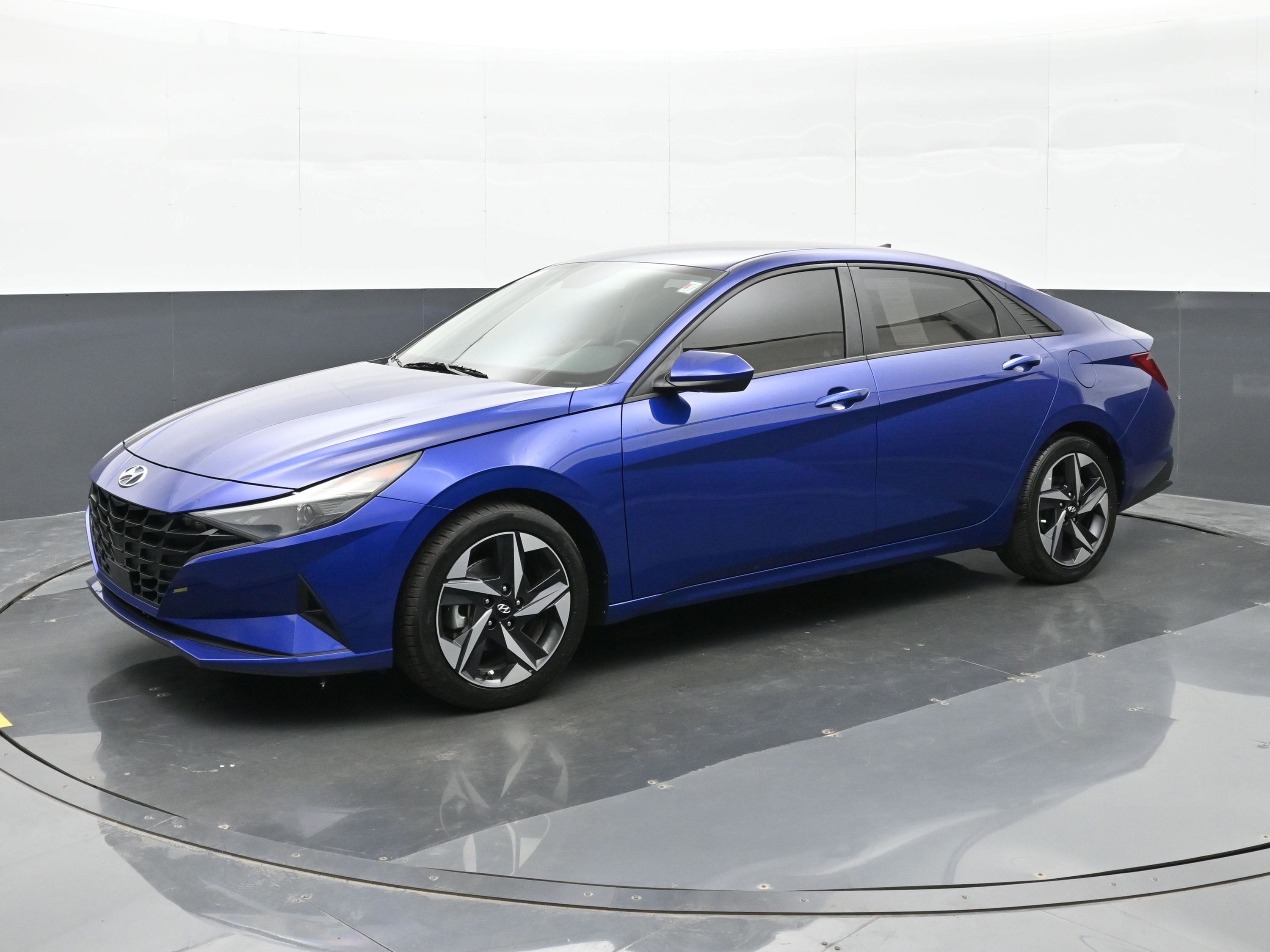 Used 2023 Hyundai Elantra SEL w/ Convenience Package FWD image 8