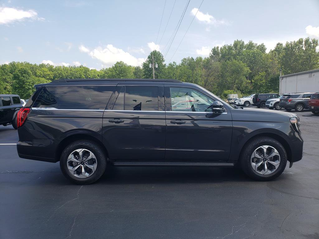 New 2027 Ford Expedition Max Active AWD/4WD image 3